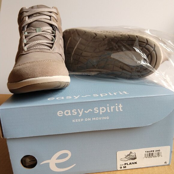 Easy Spirit Plank Hiking Boot 9M runs small NEW - Picture 3 of 3